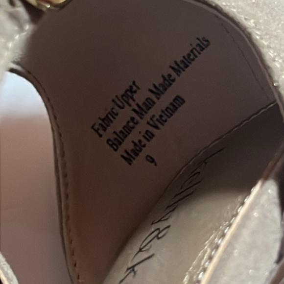 Kelly & Katie Beige Sparkle High Heels Peep Toe Dress Sandals size 9 - Picture 4 of 9